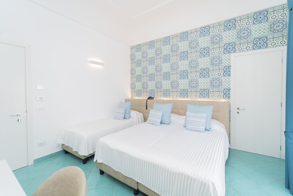 Superior Triple Room - Photo 7