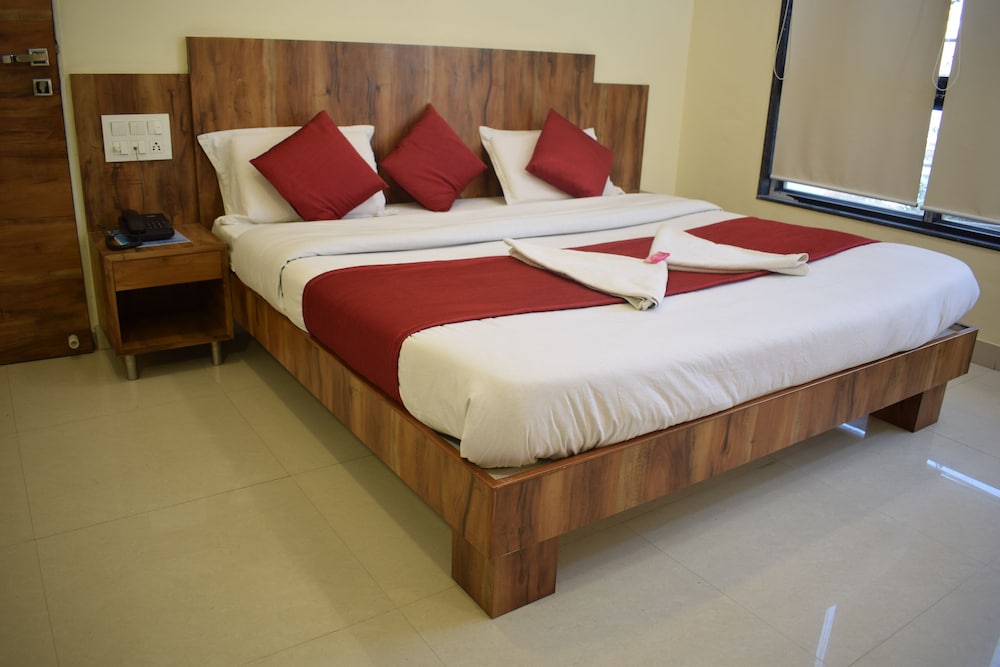 Deluxe Suite 6 Bed photo 2