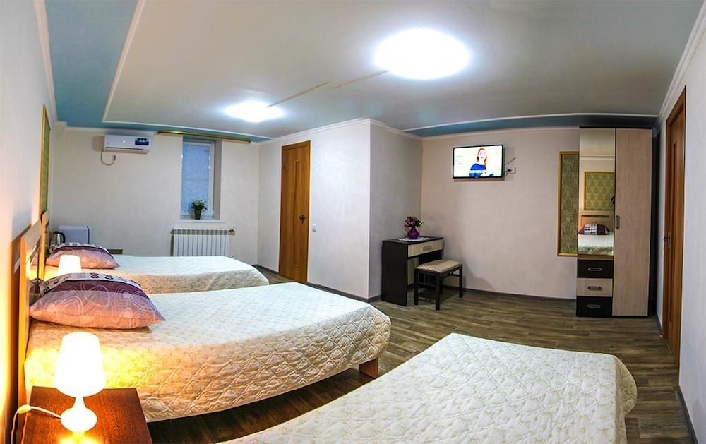 Standard Triple Room photo 2