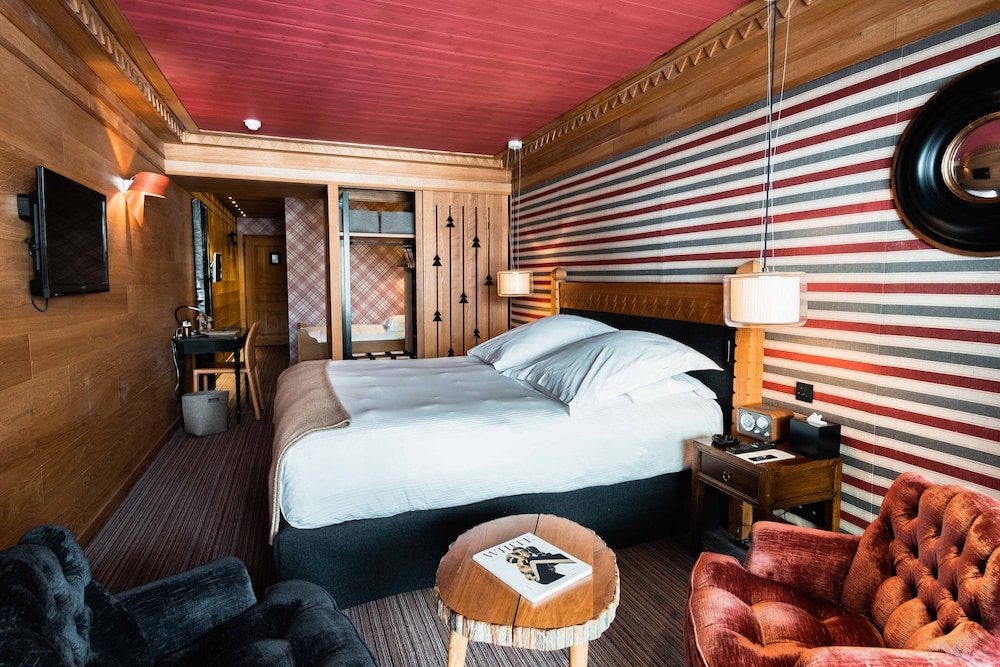 Luxury Triple Room, City View