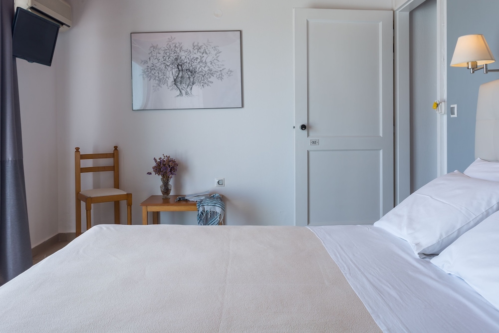 Comfort Suite, 1 Queen Bed, Sea View photo 3