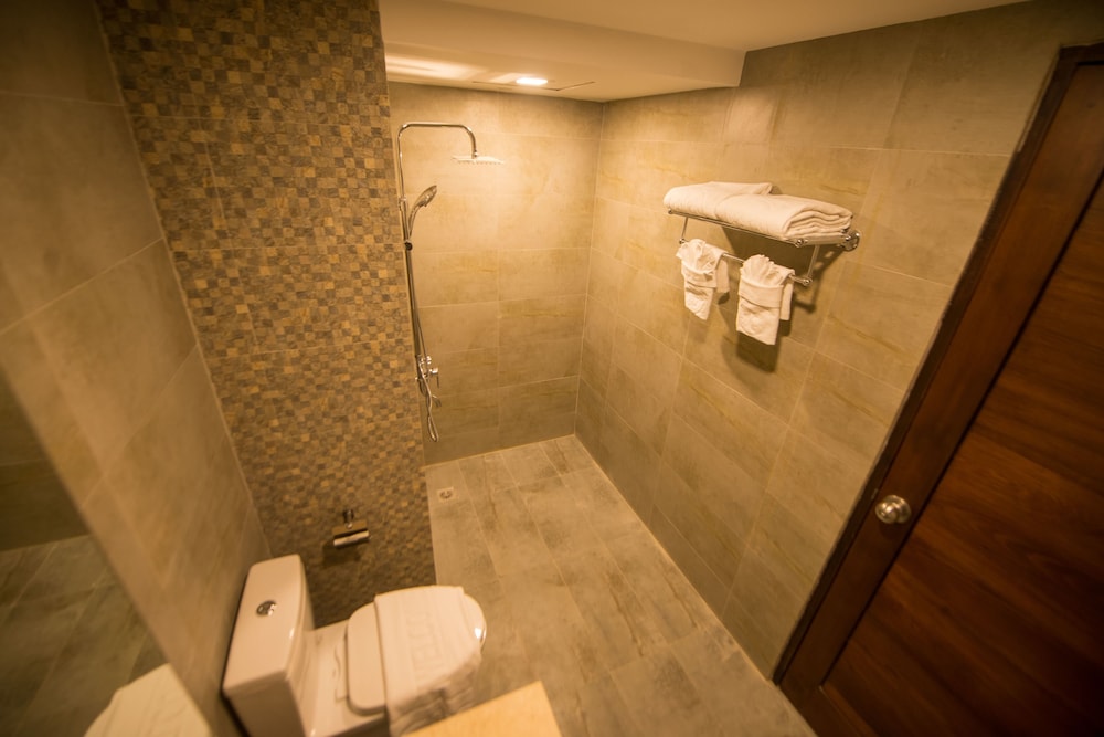 Deluxe Twin Room, Partial Sea View photo 3