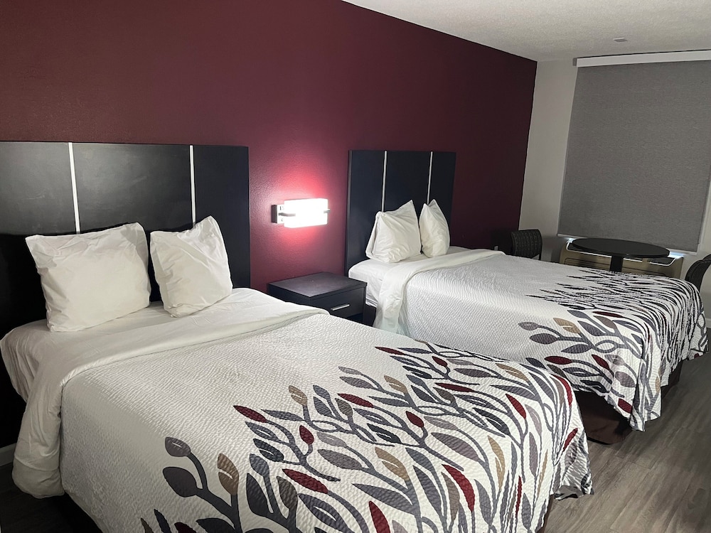 Deluxe Room, 2 Double Beds, Smoking - Photo 4