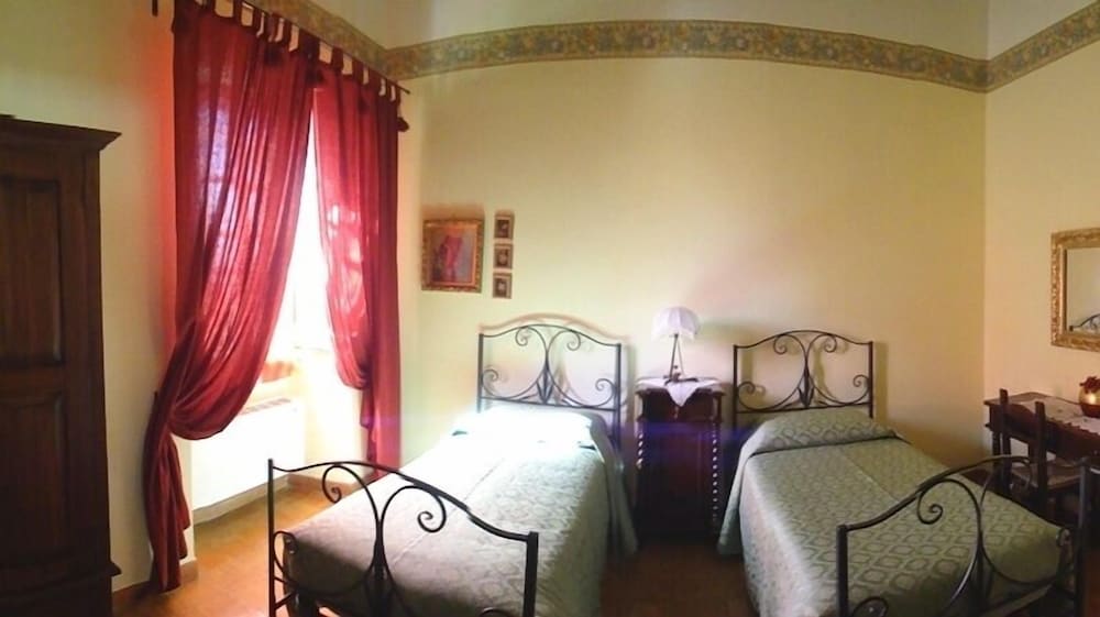 Classic Apartment, Multiple Beds