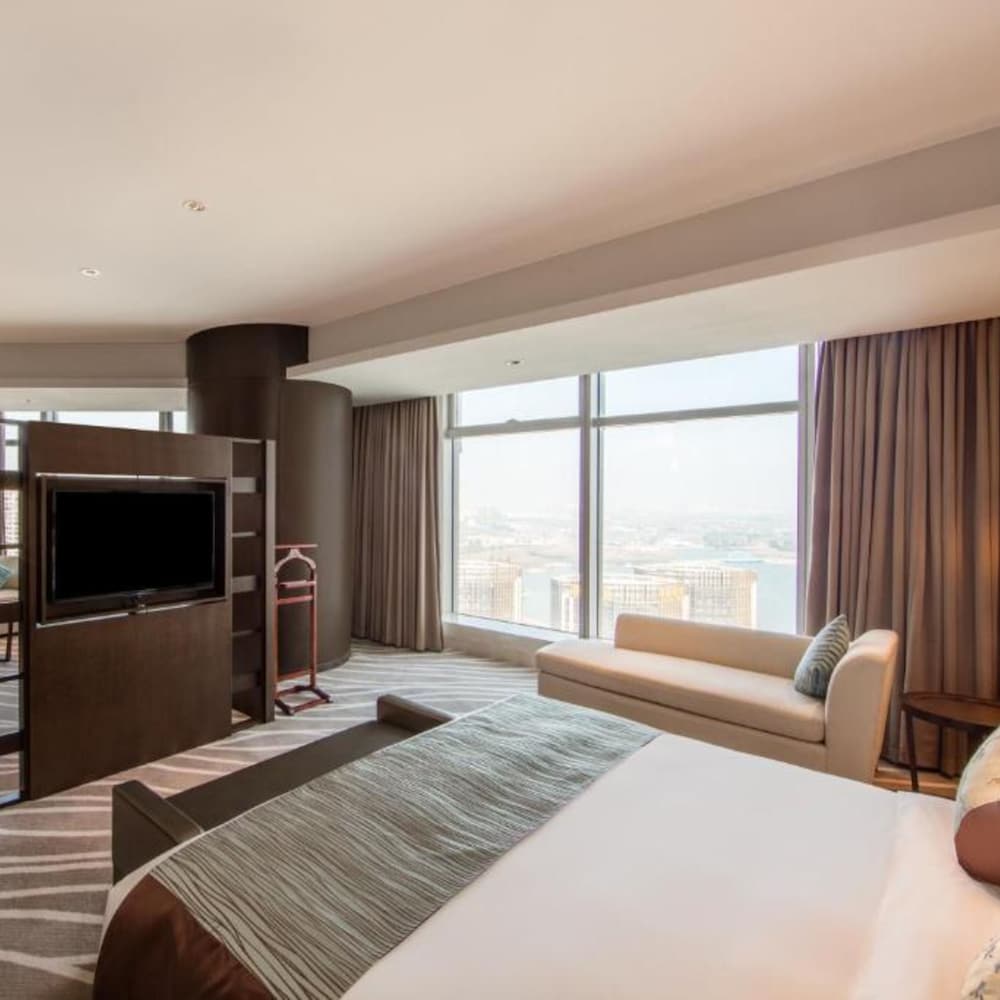 Premium Room, 1 King Bed, City View