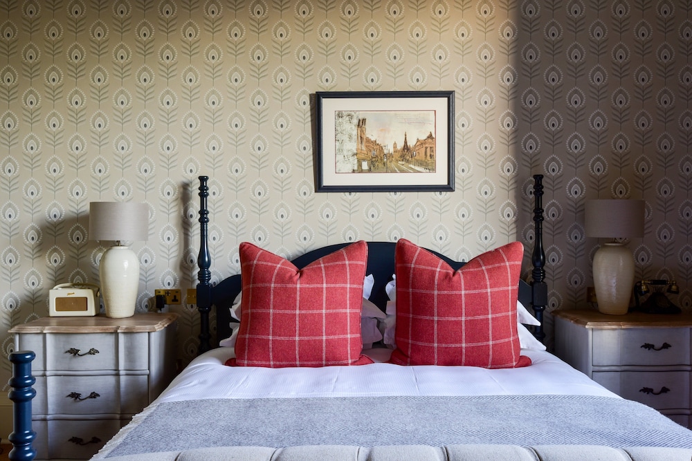 The House Superior Room (located at 5 Hampton Terrace) thumbnail 5