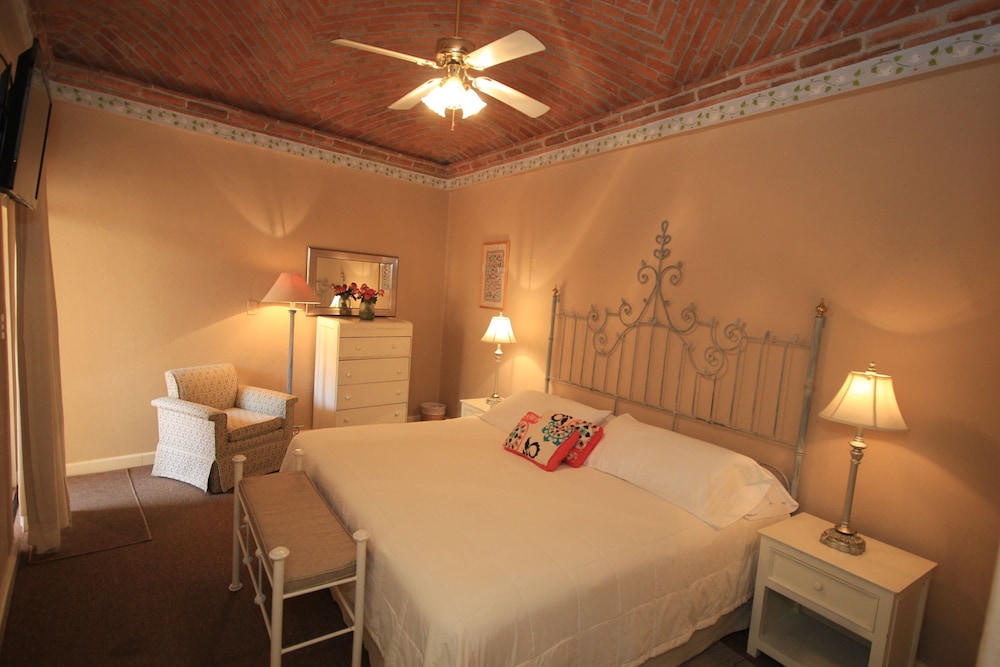 Room (Paloma)
