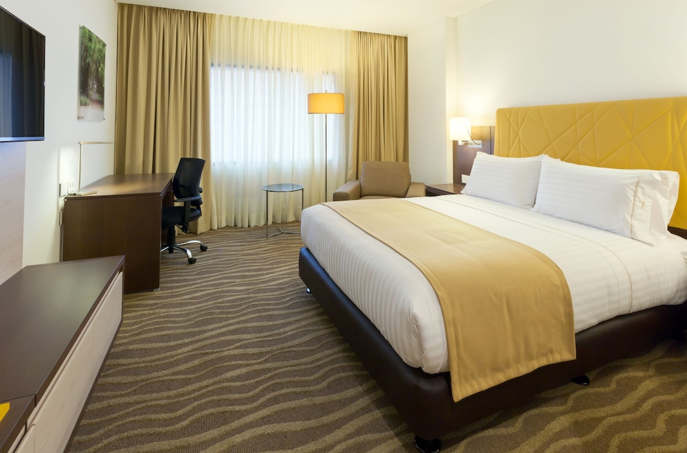 Standard Room, 1 Queen Bed photo 3