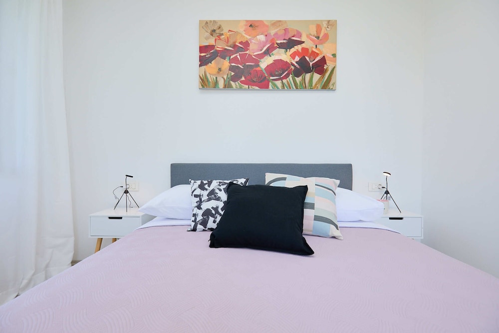 Apartment (1 Bedroom)