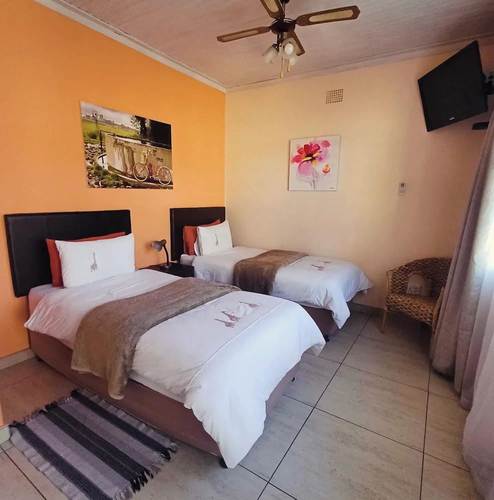 Family Room, 2 Bedrooms photo 2