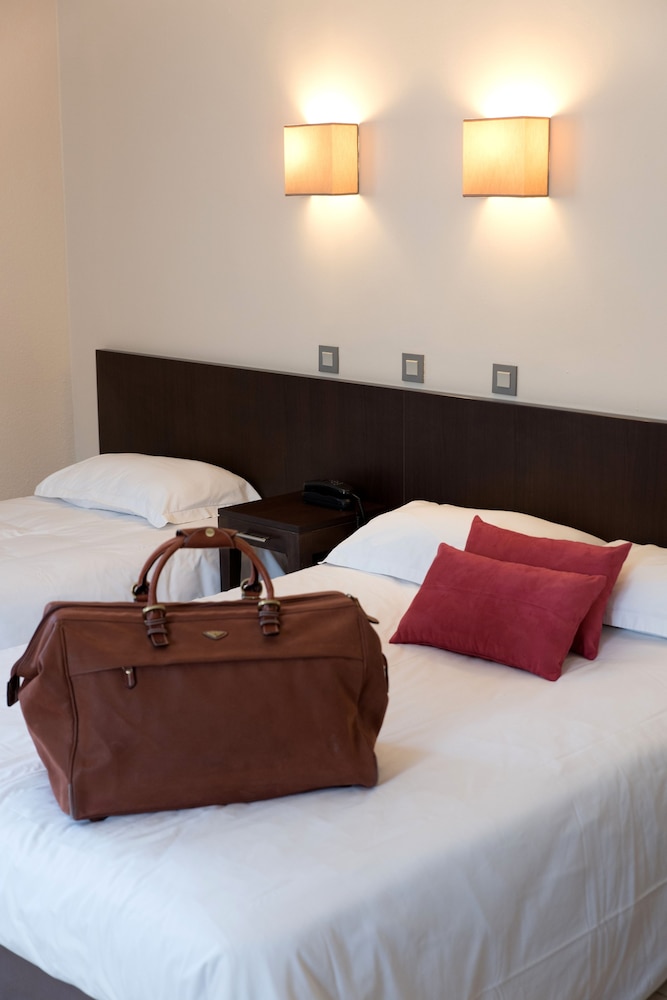 Standard Room, 2 Twin Beds photo 3