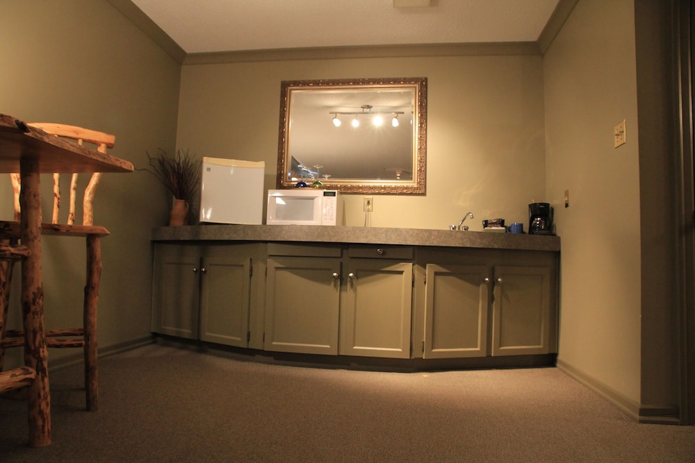 Executive Suite, 1 King Bed (Country Style) photo 3