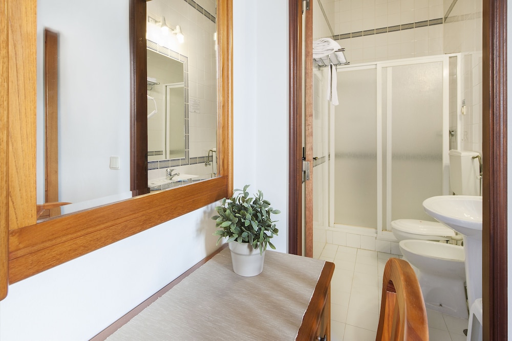 Double or Twin Room (Castle View) photo 3