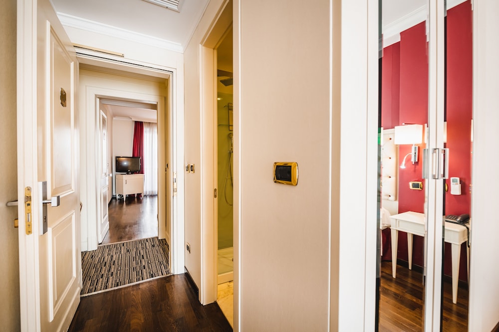 Family Suite Three Connecting Rooms photo 1