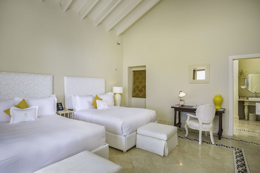 Four Bedroom Imperial Villa thumbnail 5