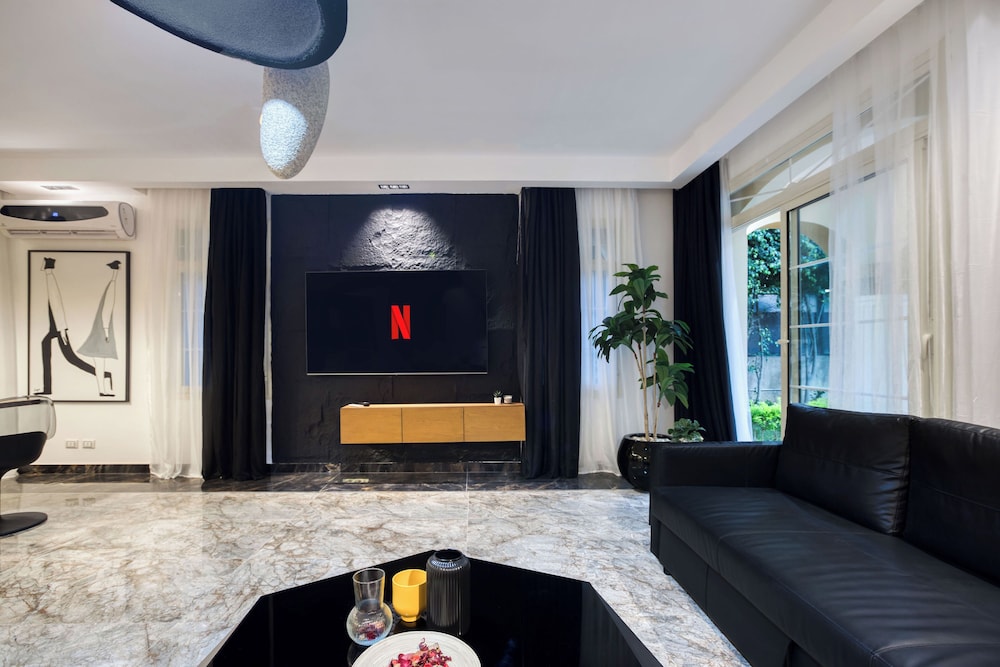 Luxury Villa photo 1