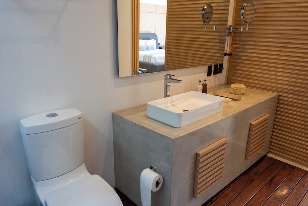 Deluxe Suite, City View photo 3