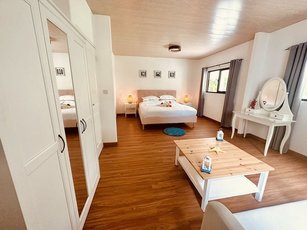Luxury Villa photo 3