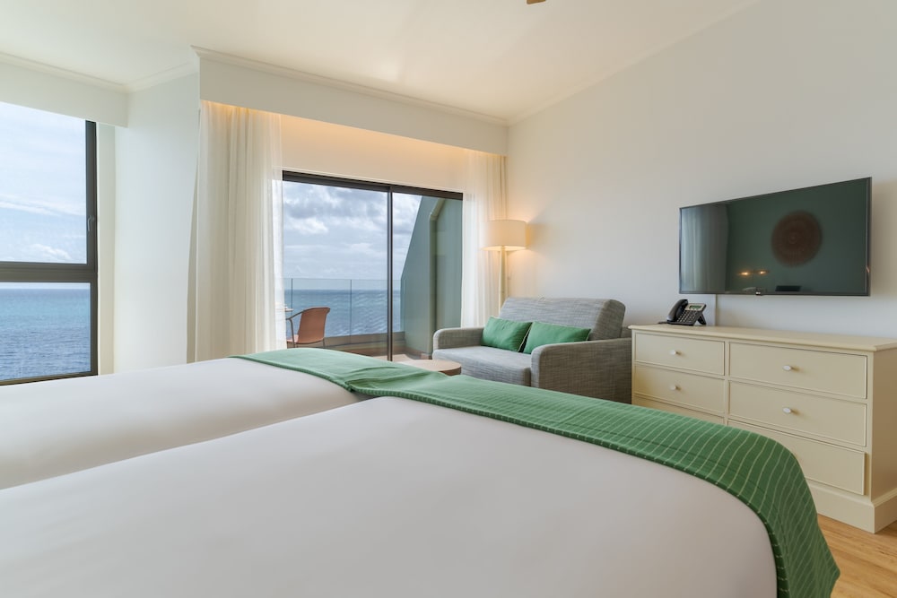 Suite, Sea View - Photo 10