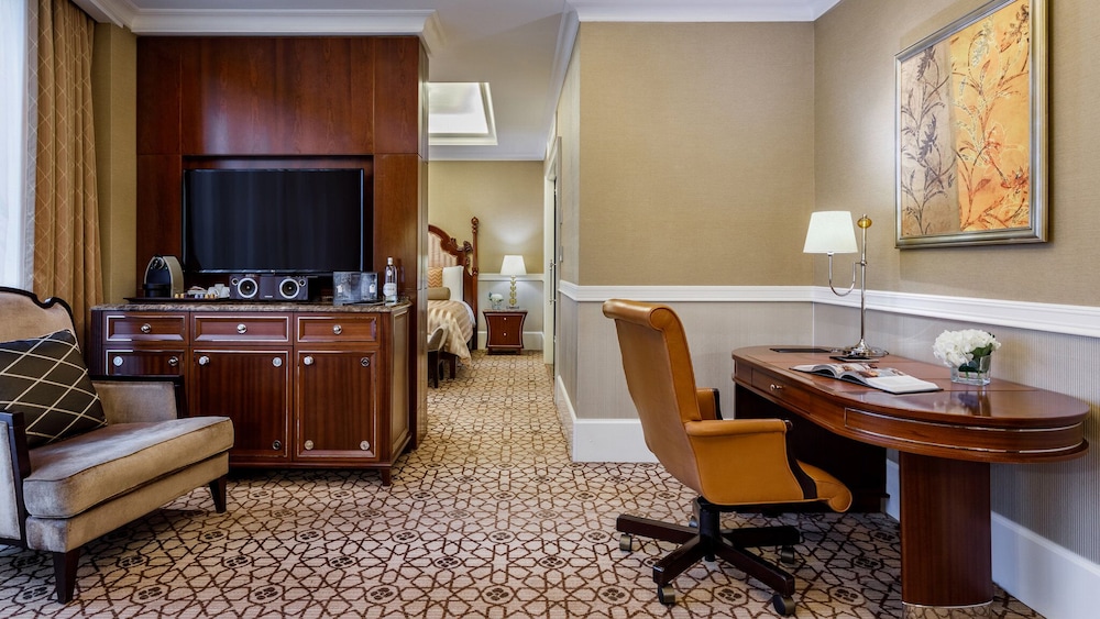 Executive Suite photo 2