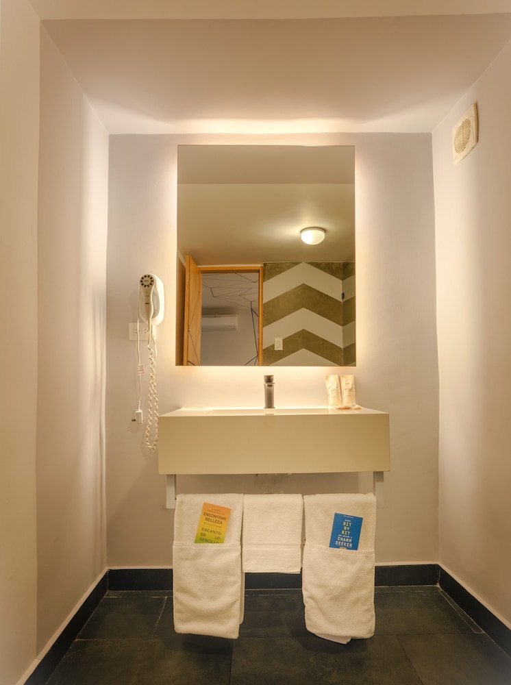 Deluxe Suite, City View photo 3
