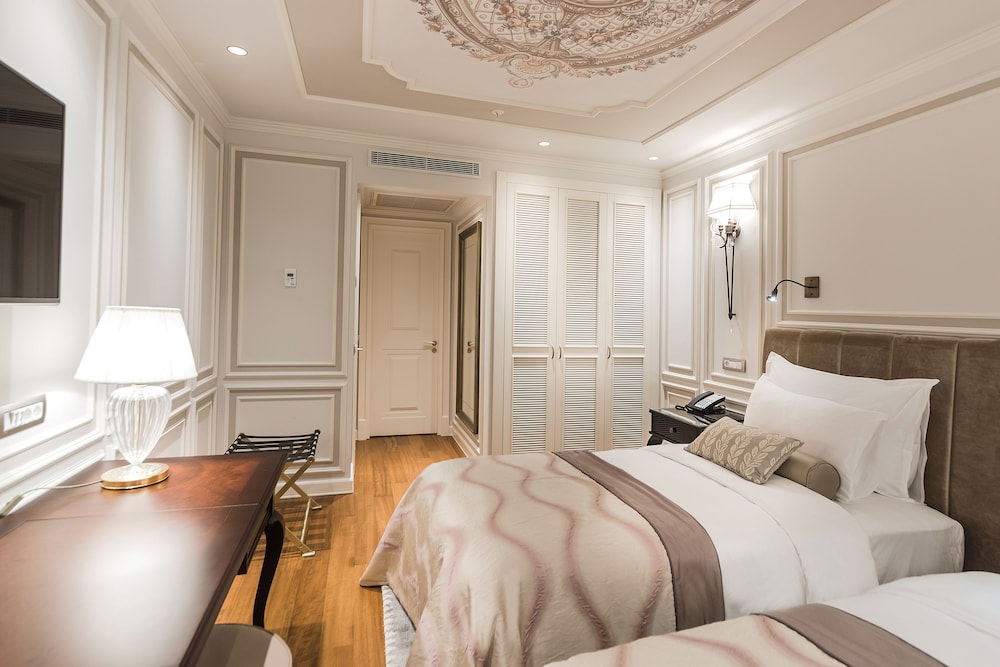 Standard Double or Twin Room photo 2