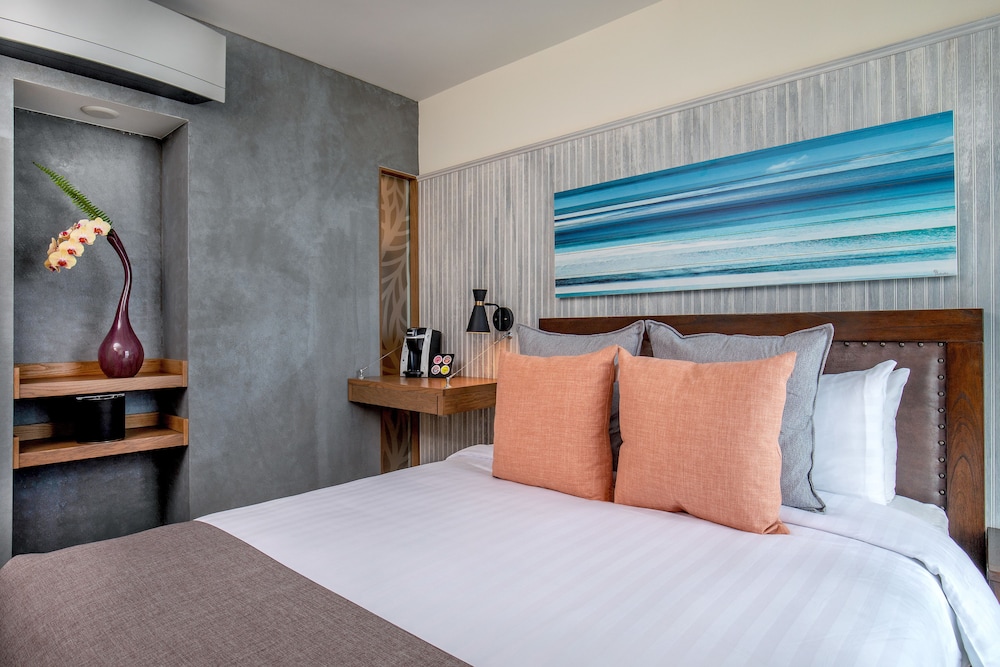 Mini Room, 1 Queen Bed, Non Smoking photo 3