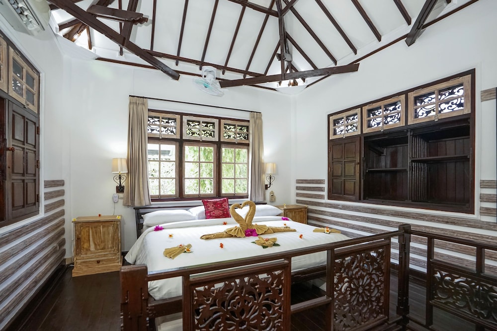 Family Bungalow (5 Adults) photo 1