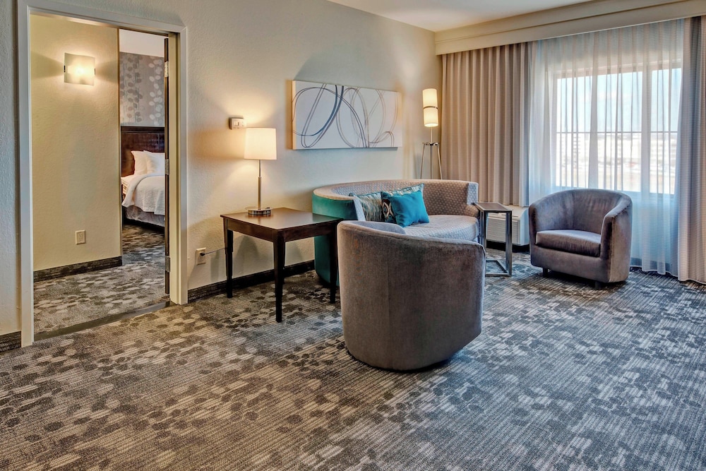 Suite, 1 Bedroom photo 1