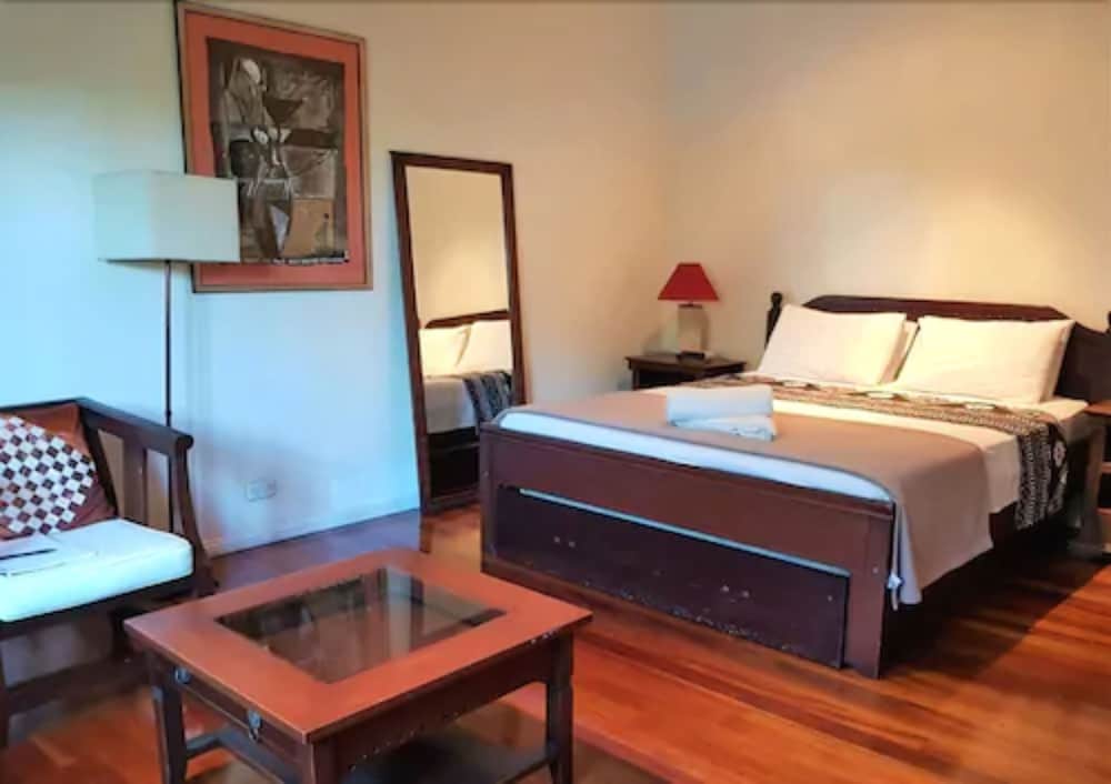 Deluxe Room, 1 Queen Bed