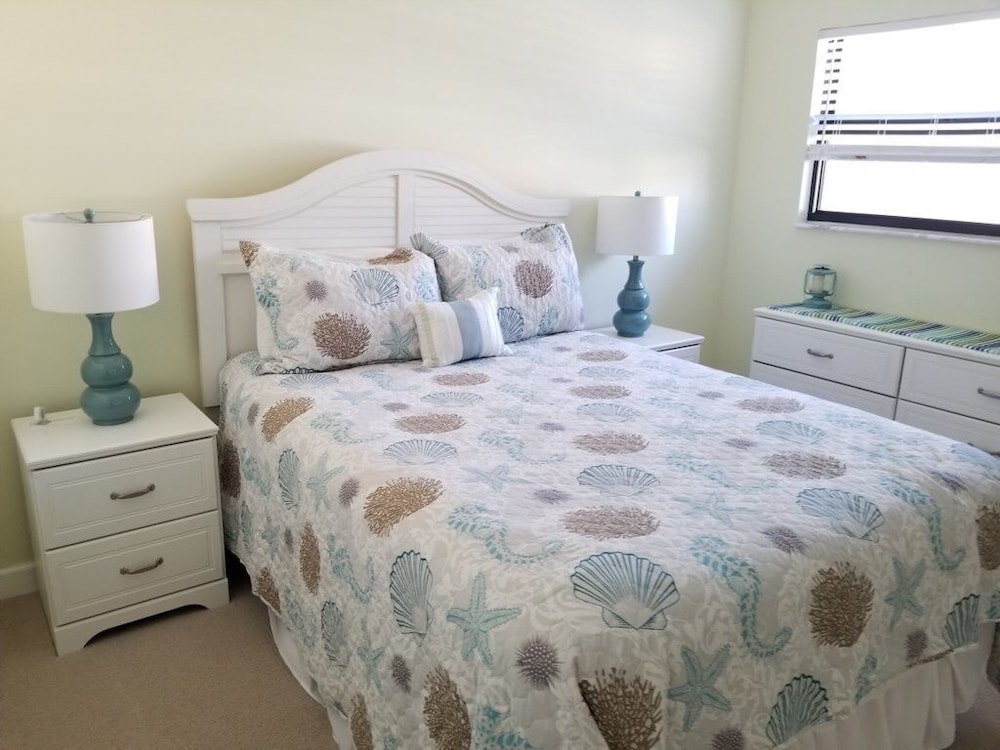 Condo, 2 Bedrooms