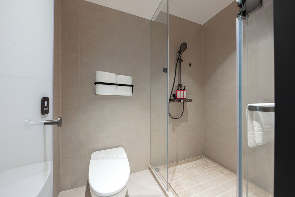 Elite Single Room, Housekeeping