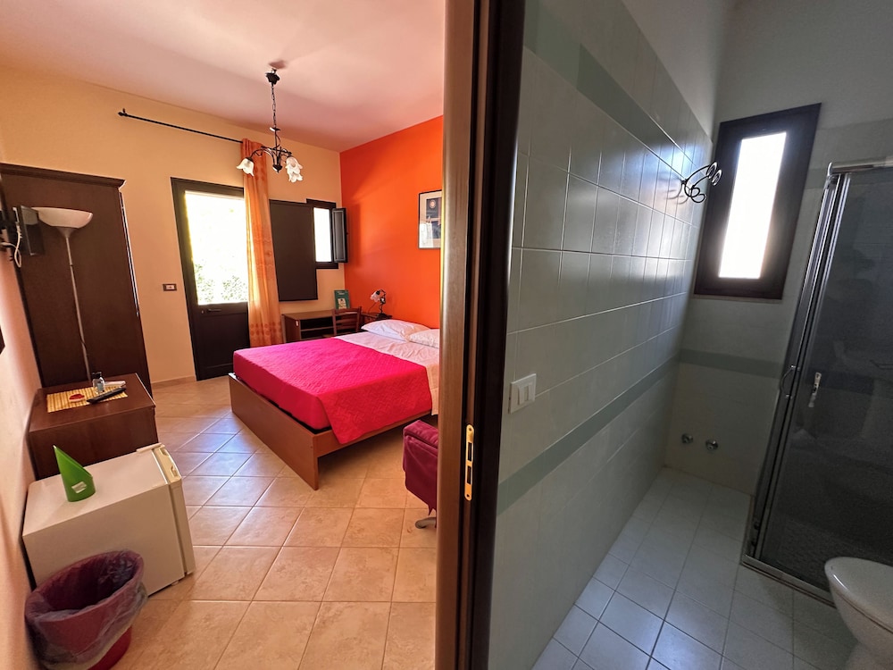Standard Triple Room, Garden View photo 3