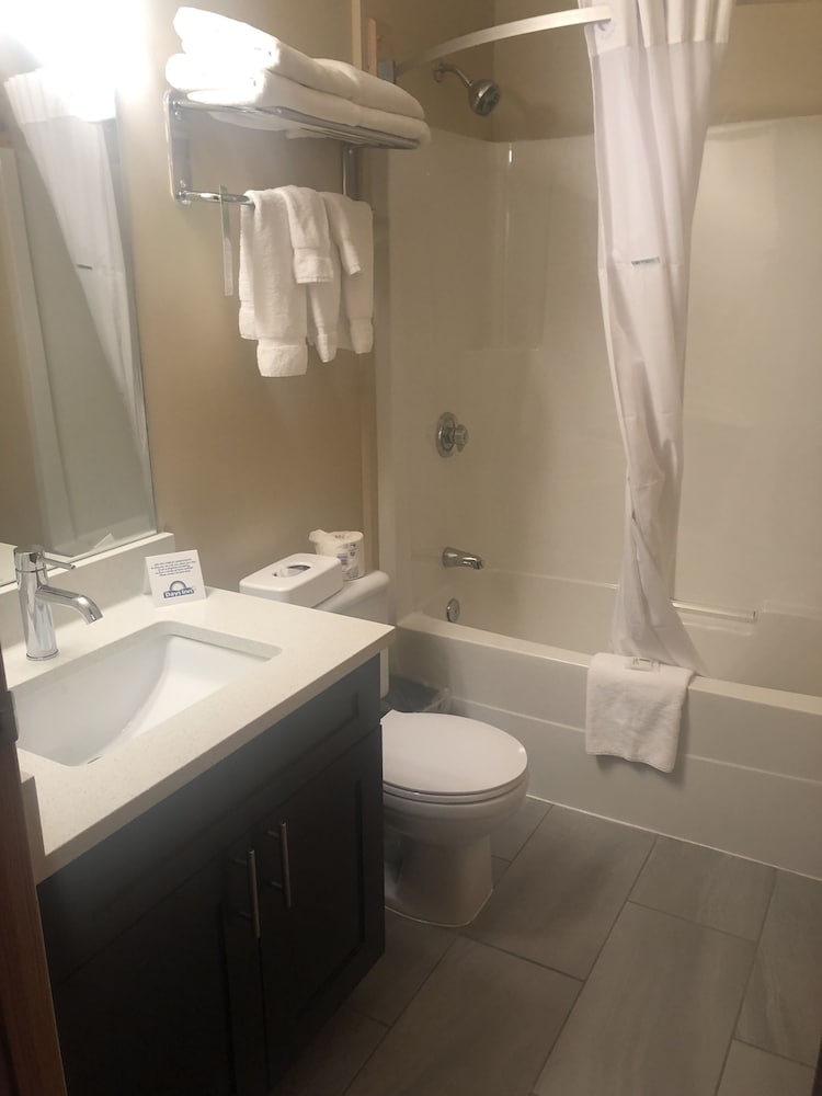 Loft, 2 Bedrooms, 1 Queen Bed and 1 King Bed, Non Smoking photo 2