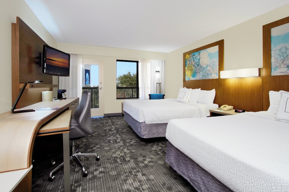 Room, Multiple Beds, Balcony photo 3