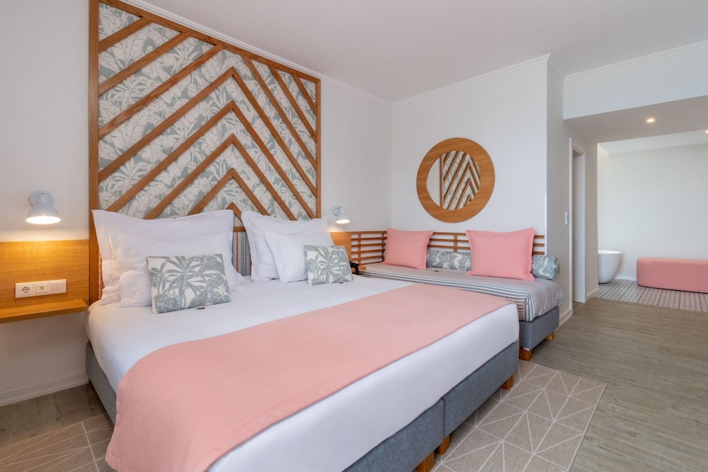 Superior Room, 2 Twin Beds, Terrace, Sea View photo 3