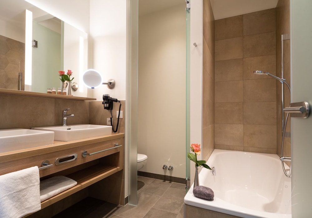 Superior Suite, 1 King Bed, Sauna photo 3