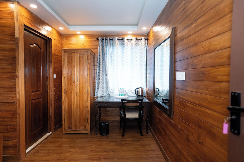 Deluxe Cabin, Garden View photo 2