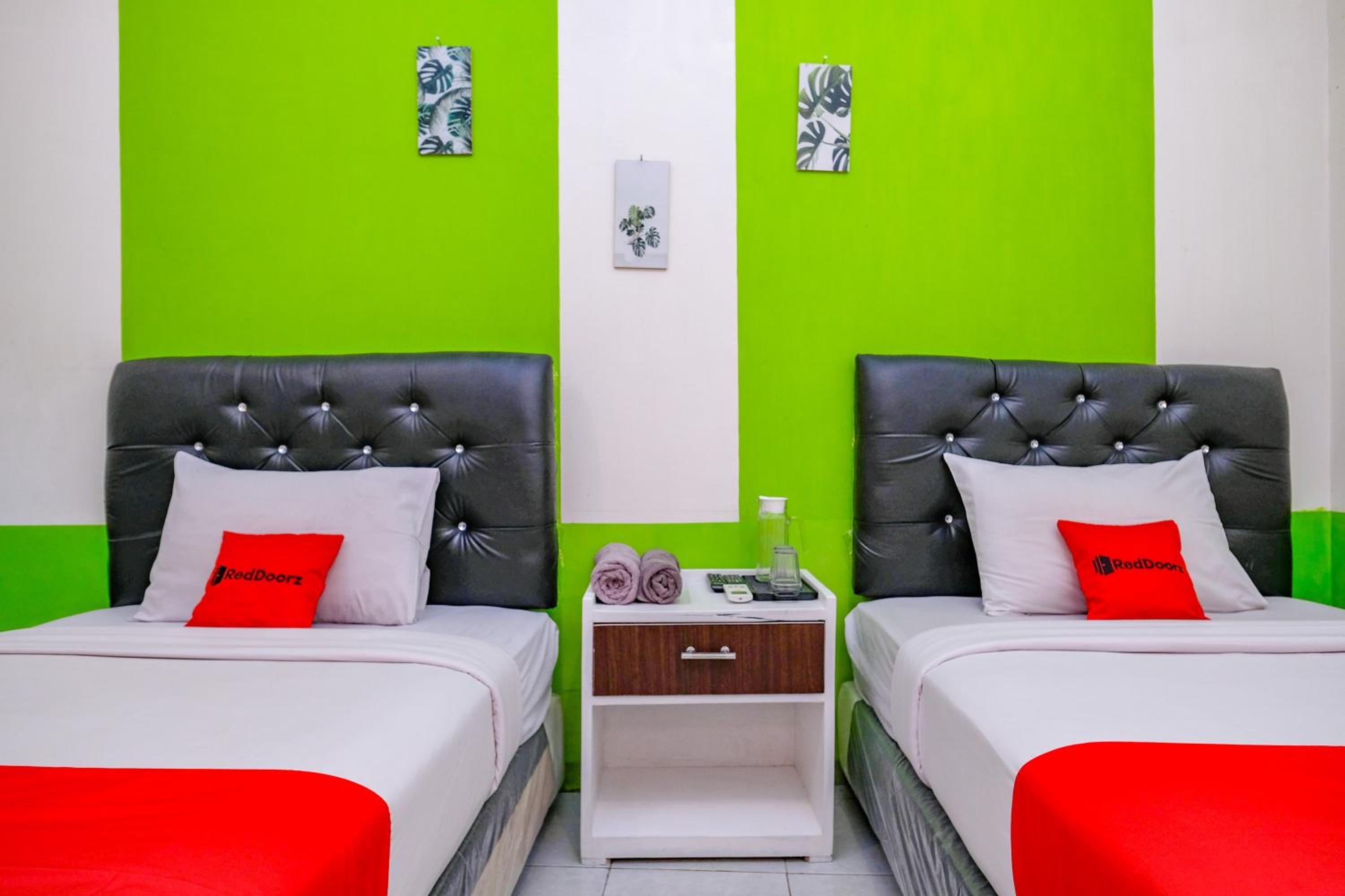 Standard Twin Room - Photo 3