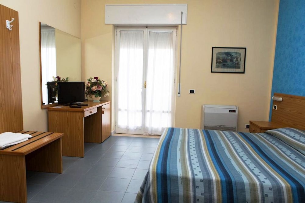 Triple Room - Photo 1
