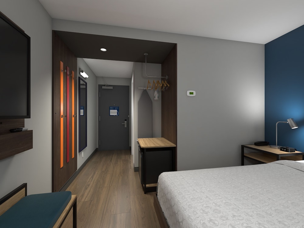 Room, 1 King Bed, Accessible (Hearing) - Photo 4