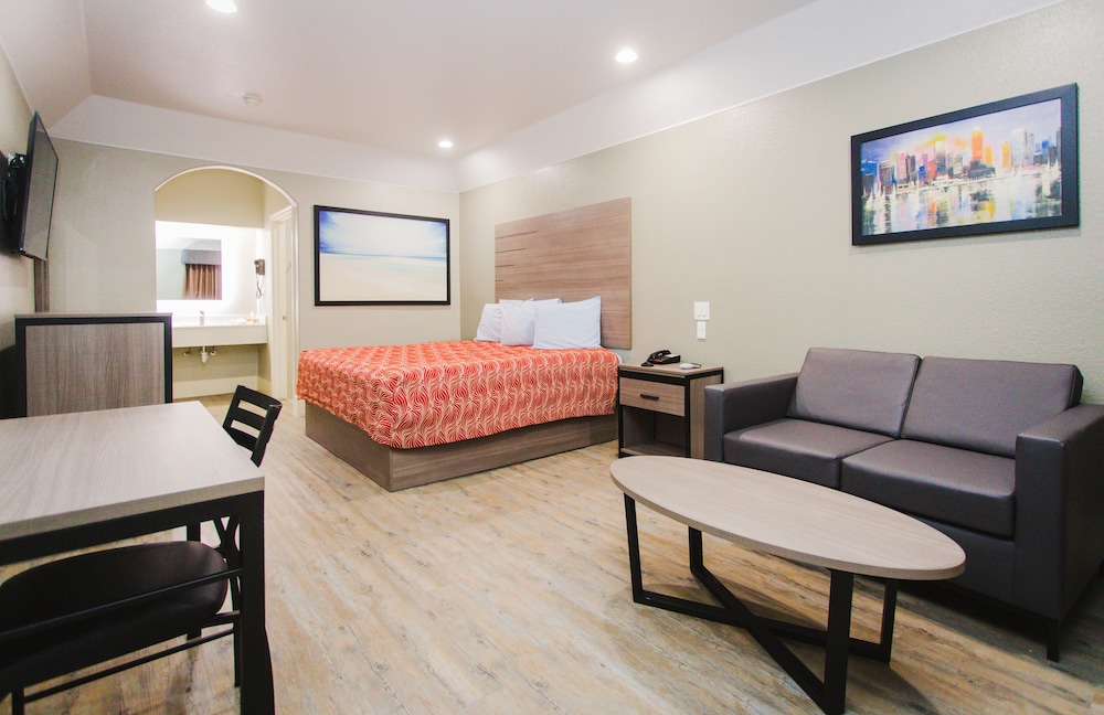 Superior Room, 1 King Bed, Smoking