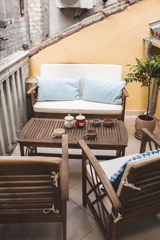 City Duplex, 2 Bedrooms, Balcony photo 1
