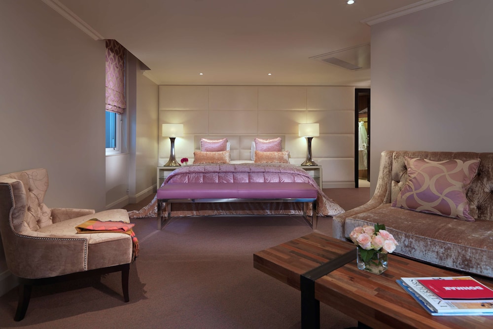 Suite, Corner photo 3
