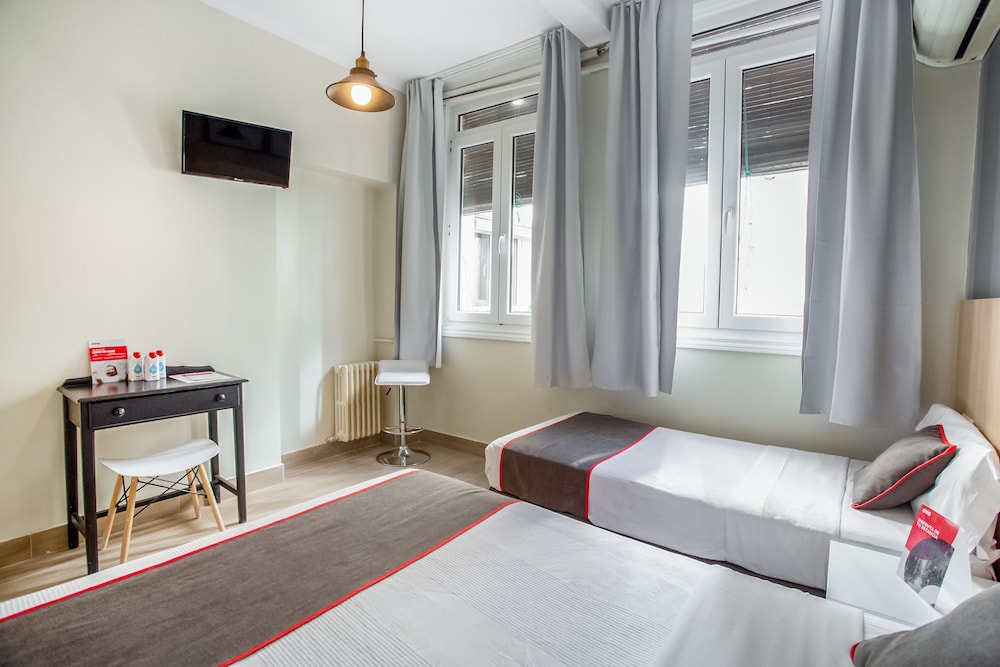 Double Room (Extra Bed & Private Exterior Bathroom) photo 3