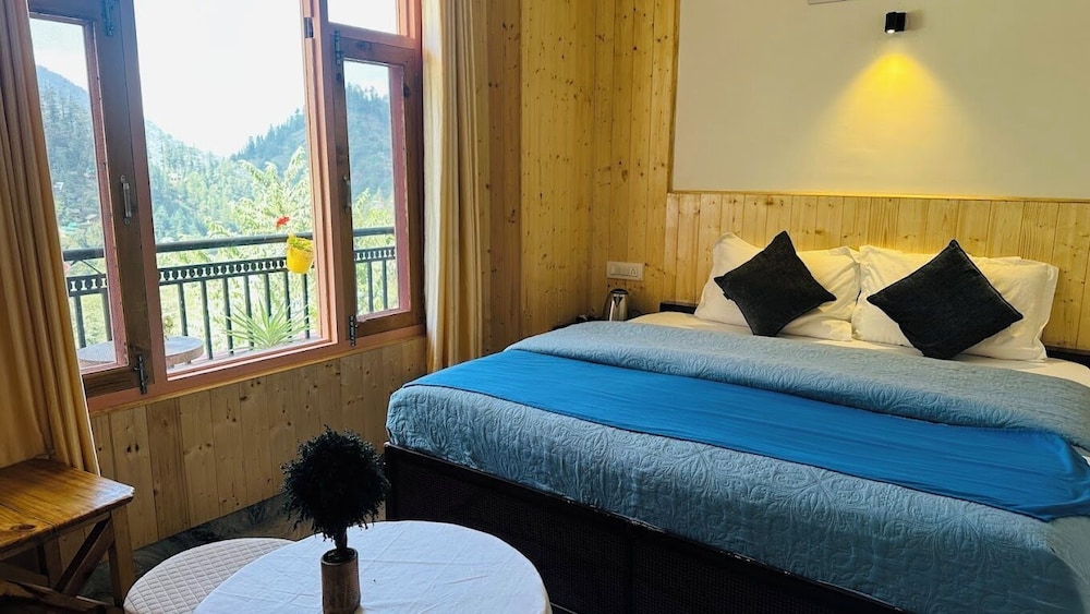 Deluxe Double Room, Balcony, Hill View