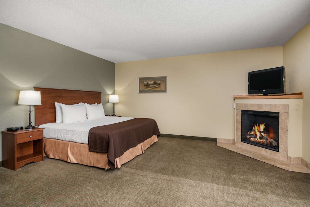 Deluxe Studio Suite, 1 King Bed, Non Smoking