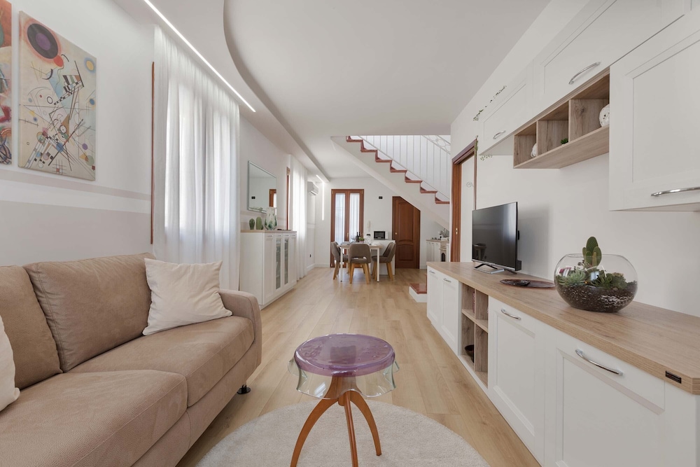Apartment photo 1
