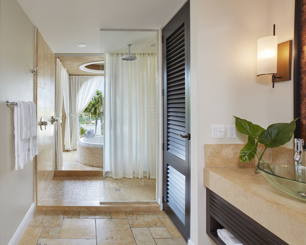 Lodge Oceanfront King Suite - Photo 6