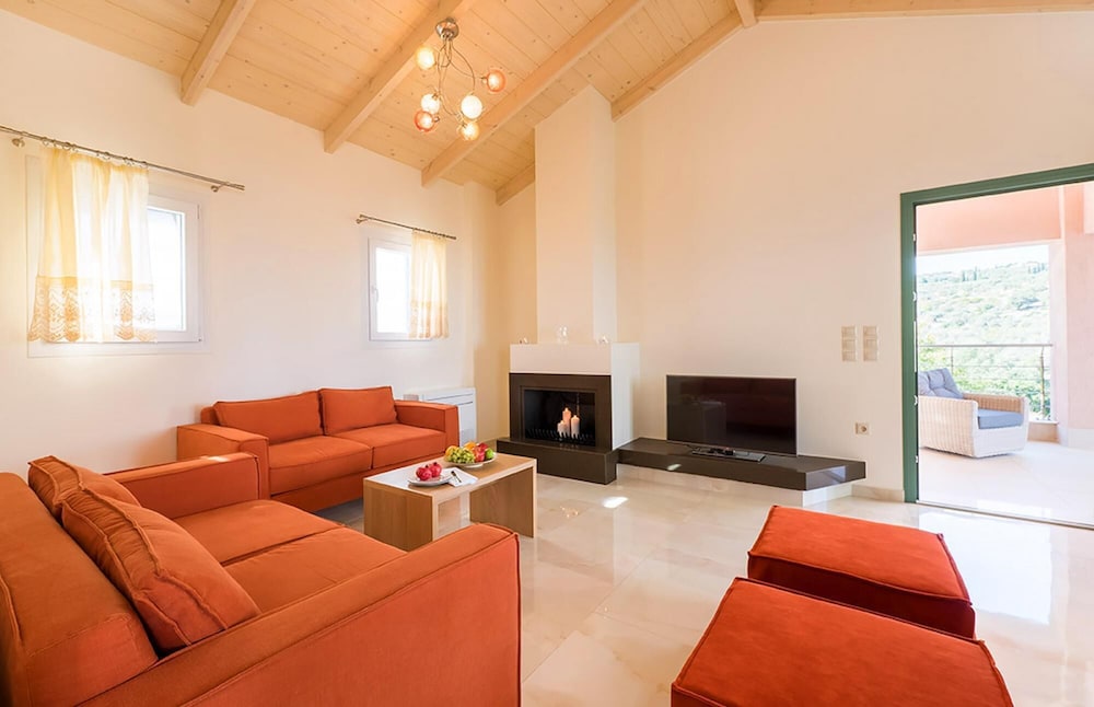 Villa photo 1